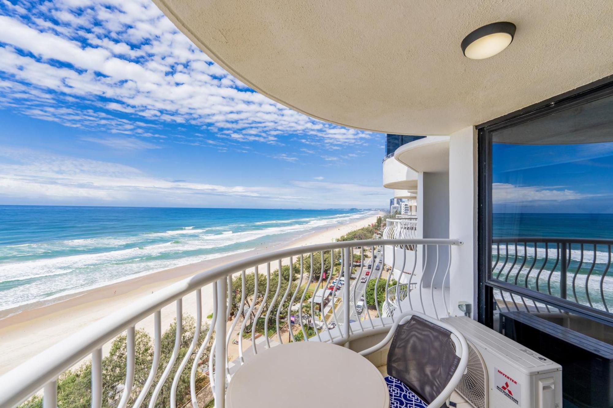 Olympus Beachfront Apartments Gold Coast Exterior photo